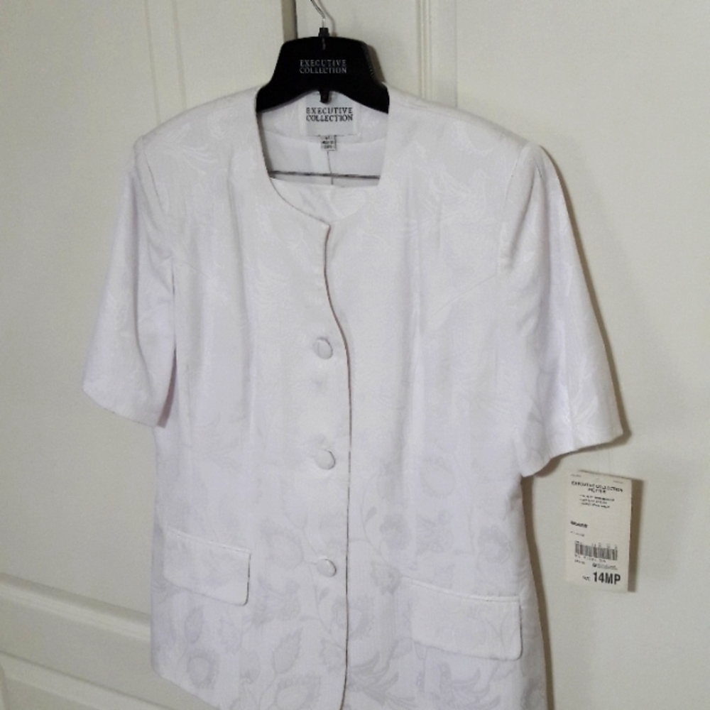 NWT Skirt suit white 14 petite